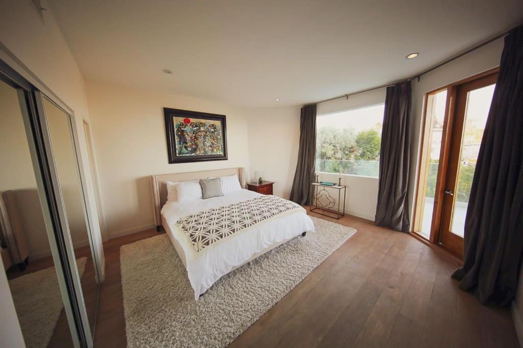 Pousada Hollywood Hills Modern Sanctuary-jaw Dropping View