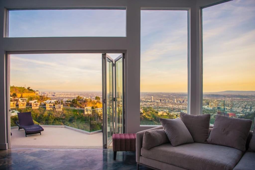 Pousada Hollywood Hills Modern Sanctuary-jaw Dropping View