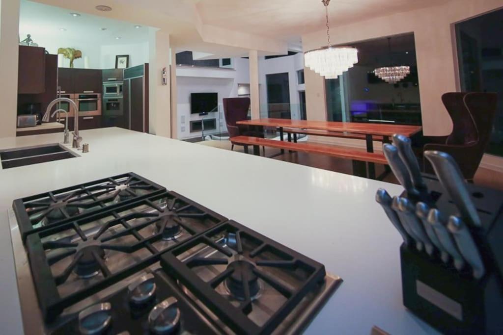 Pousada Hollywood Hills Modern Sanctuary-jaw Dropping View *
